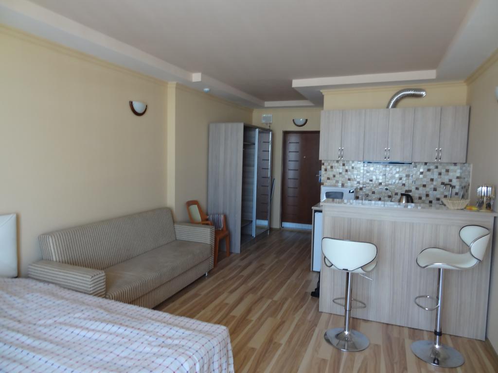 Apartment On Khimshiashvili Батуми Экстерьер фото